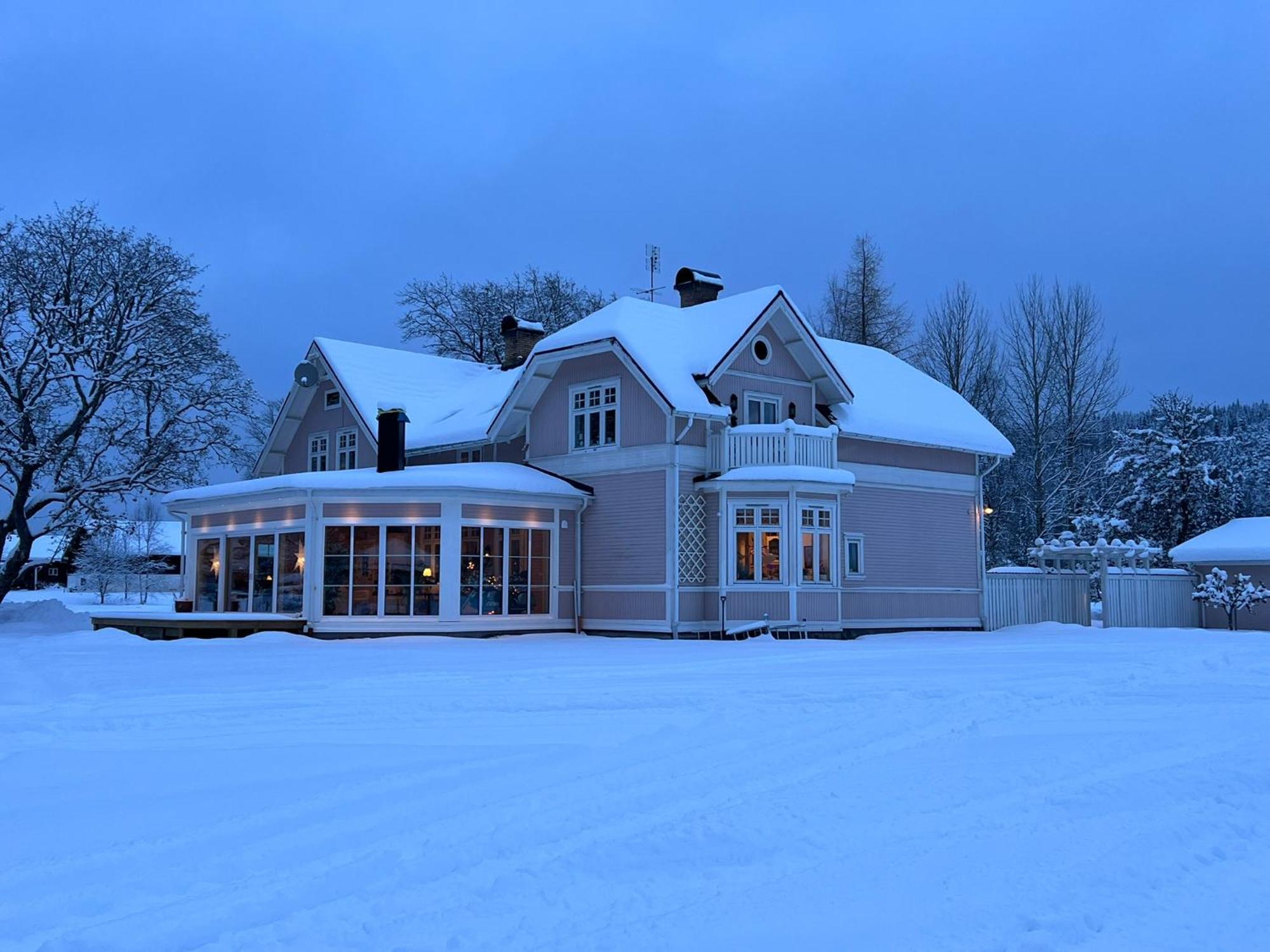 Rosa Huset Osebol Stöllet Exterior foto